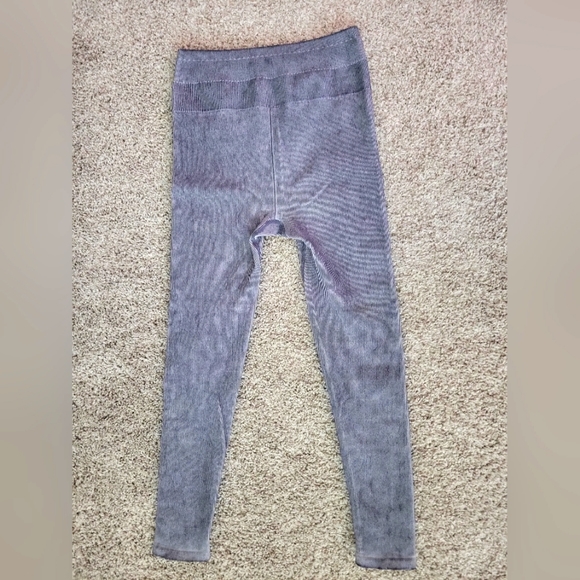 Fabletics leggings - Picture 2 of 3